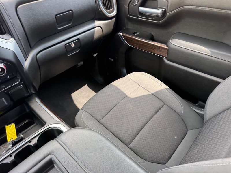 GMC Sierra 1500 Vehicle Full-screen Gallery Image 14