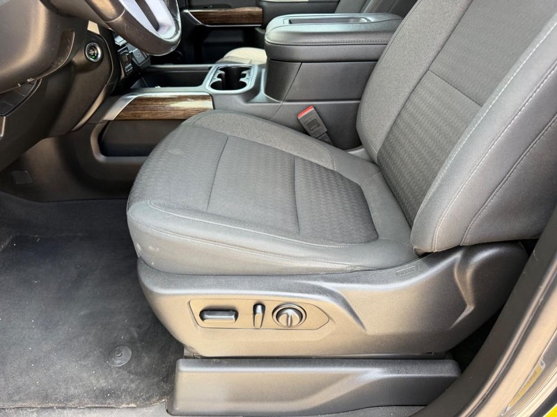 GMC Sierra 1500 Vehicle Full-screen Gallery Image 16