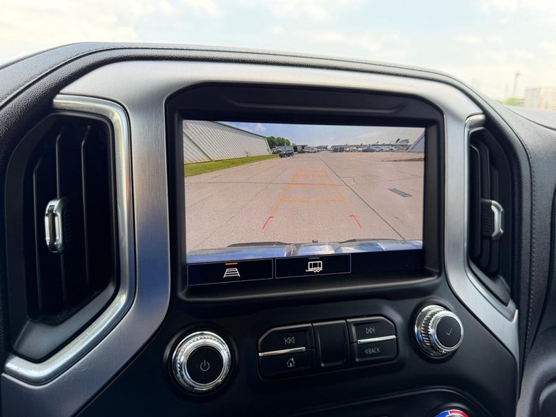 GMC Sierra 1500 Vehicle Full-screen Gallery Image 18