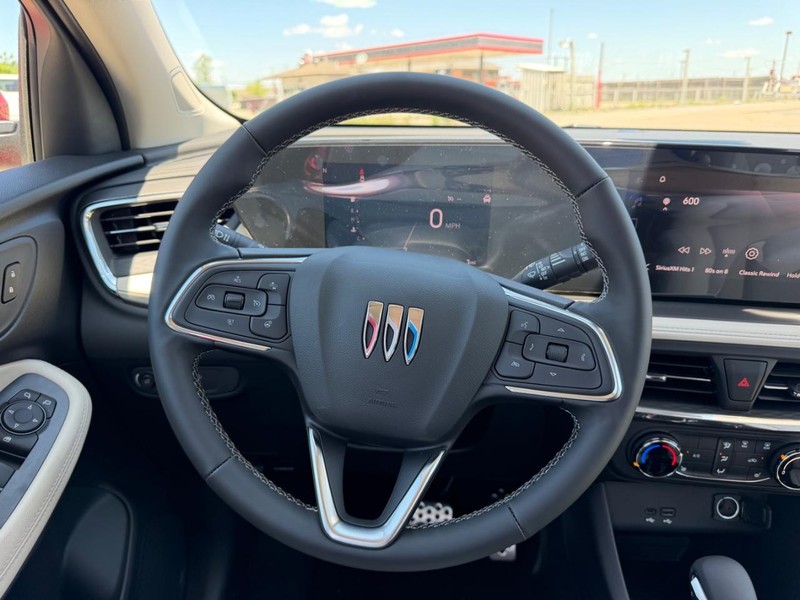 Buick Encore GX Vehicle Full-screen Gallery Image 9