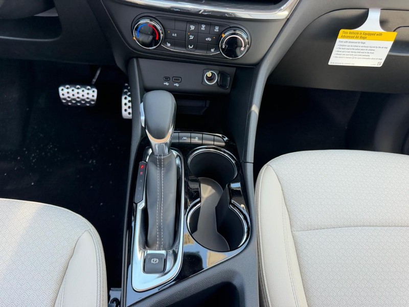 Buick Encore GX Vehicle Full-screen Gallery Image 14