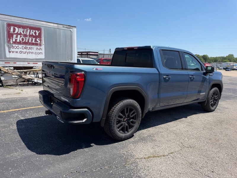 GMC Sierra 1500 Vehicle Full-screen Gallery Image 3