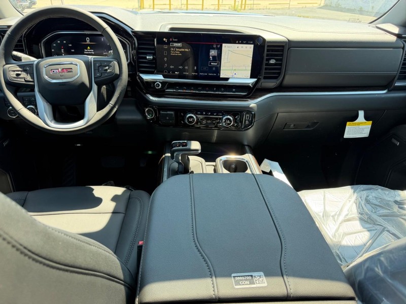 GMC Sierra 1500 Vehicle Full-screen Gallery Image 8