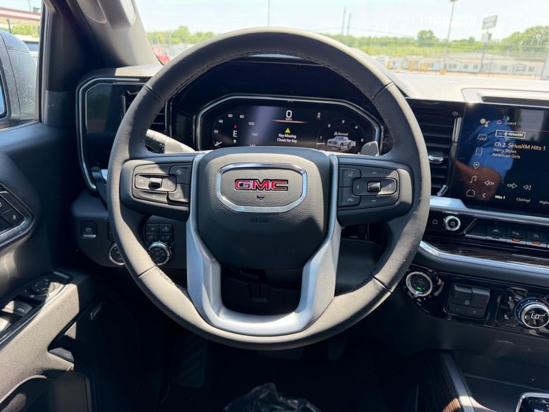 GMC Sierra 1500 Vehicle Full-screen Gallery Image 9