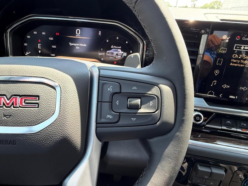 GMC Sierra 1500 Vehicle Full-screen Gallery Image 11