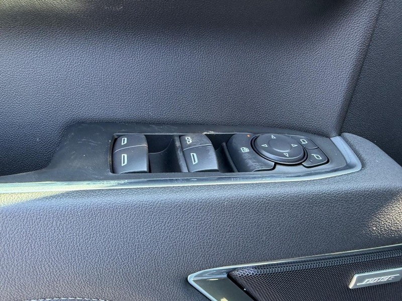 GMC Sierra 1500 Vehicle Full-screen Gallery Image 16