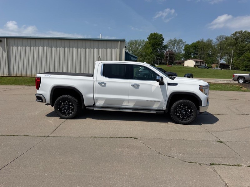 GMC Sierra 1500 Vehicle Full-screen Gallery Image 3