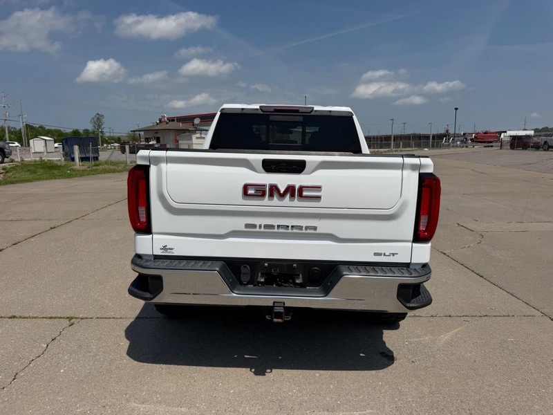 GMC Sierra 1500 Vehicle Full-screen Gallery Image 5