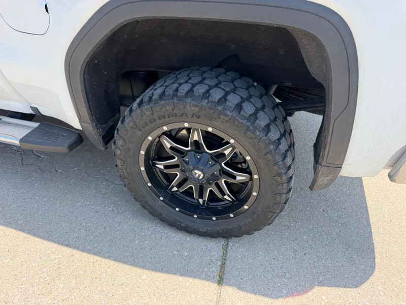 GMC Sierra 1500 Vehicle Full-screen Gallery Image 7