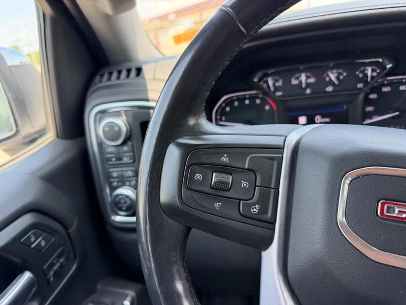 GMC Sierra 1500 Vehicle Full-screen Gallery Image 11