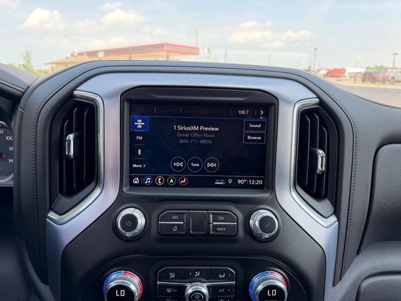 GMC Sierra 1500 Vehicle Full-screen Gallery Image 13