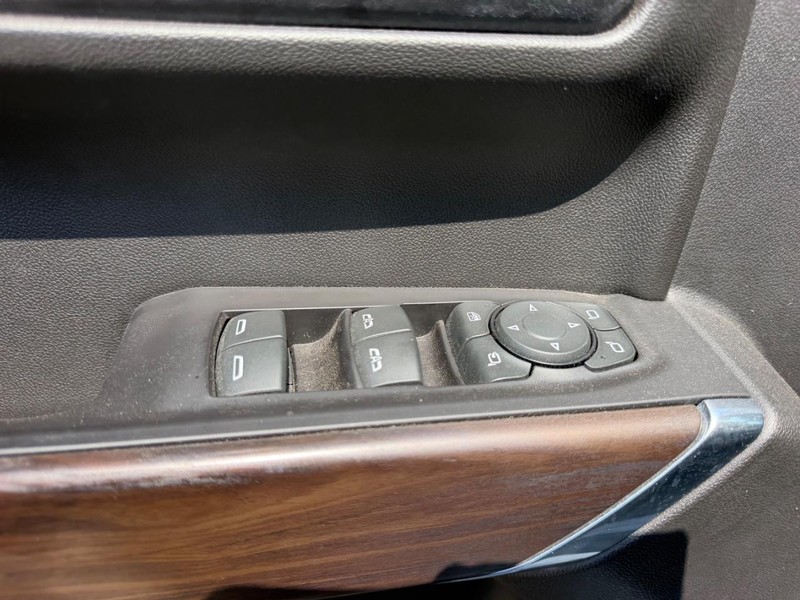 GMC Sierra 1500 Vehicle Full-screen Gallery Image 16