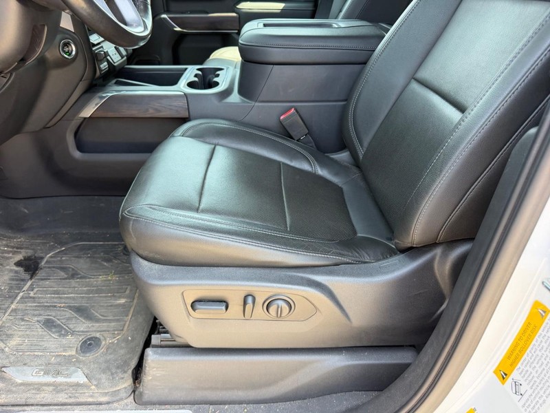 GMC Sierra 1500 Vehicle Full-screen Gallery Image 18