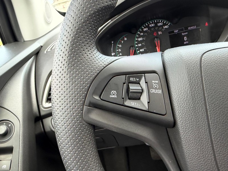 Chevrolet Trax Vehicle Full-screen Gallery Image 10