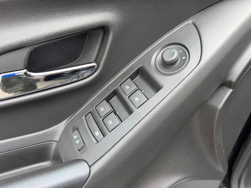 Chevrolet Trax Vehicle Full-screen Gallery Image 16