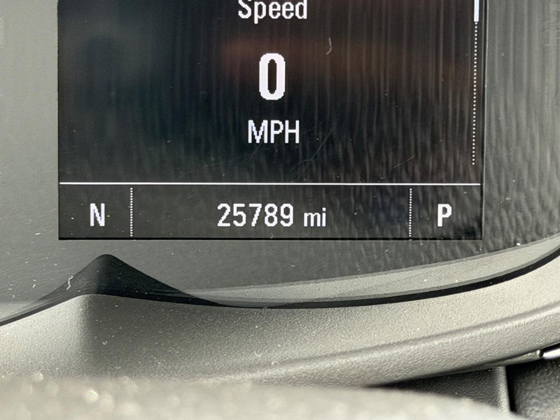 Chevrolet Trax Vehicle Full-screen Gallery Image 18