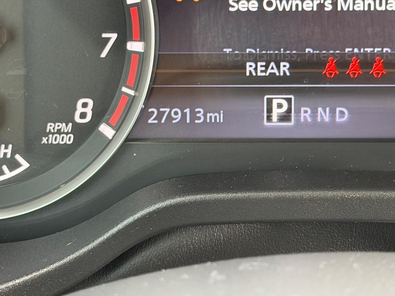 Nissan Titan Vehicle Full-screen Gallery Image 16