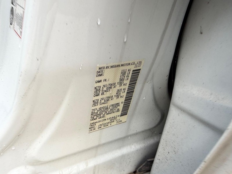 Nissan Titan Vehicle Full-screen Gallery Image 18