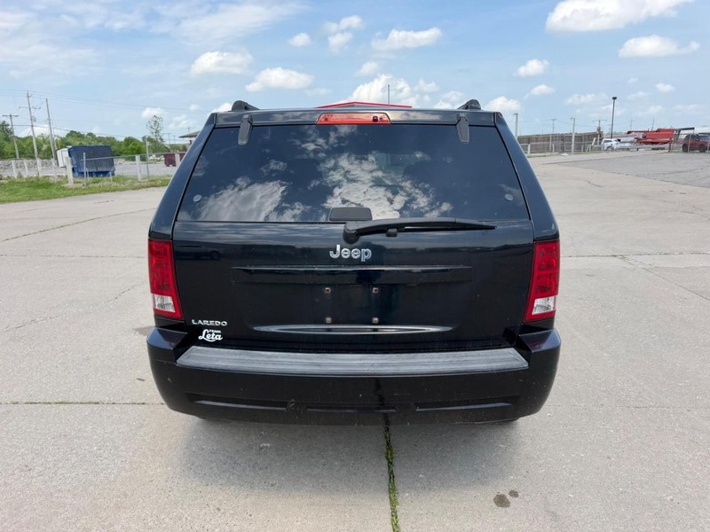 Jeep Grand Cherokee Vehicle Full-screen Gallery Image 4