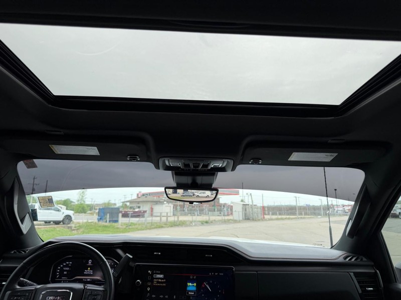 GMC Sierra 2500HD Vehicle Full-screen Gallery Image 8