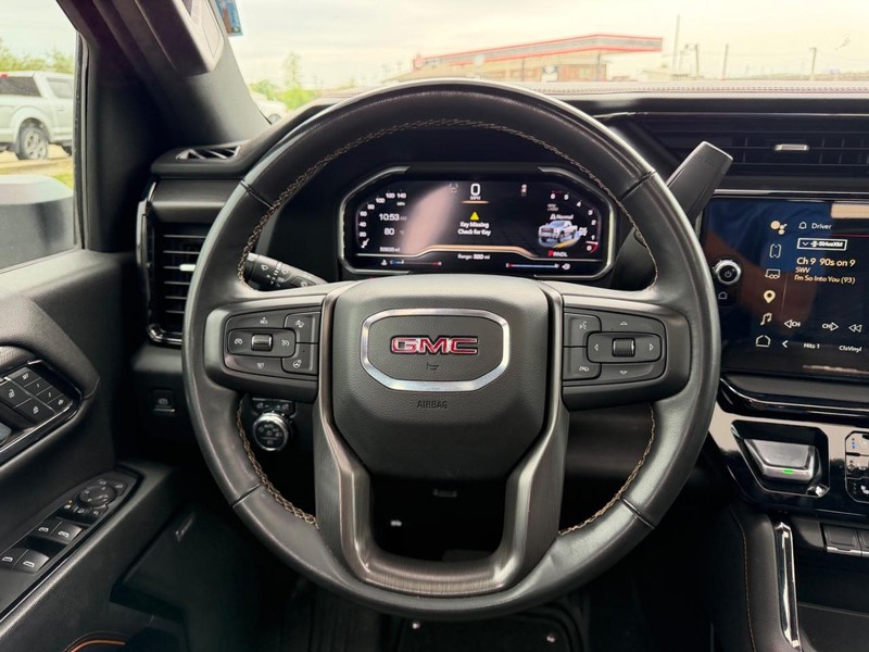 GMC Sierra 2500HD Vehicle Full-screen Gallery Image 10