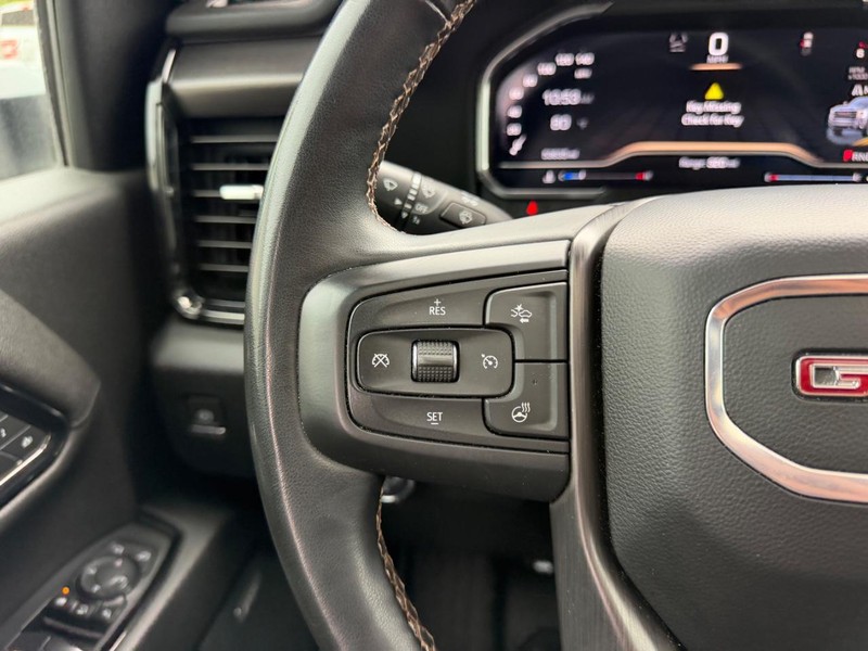 GMC Sierra 2500HD Vehicle Full-screen Gallery Image 11