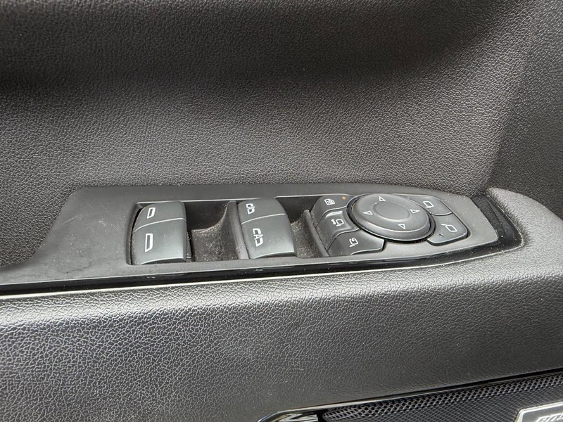 GMC Sierra 2500HD Vehicle Full-screen Gallery Image 16