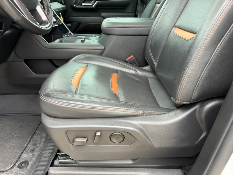 GMC Sierra 2500HD Vehicle Full-screen Gallery Image 18