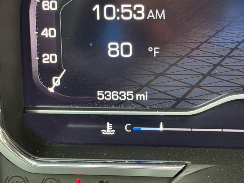 GMC Sierra 2500HD Vehicle Full-screen Gallery Image 19