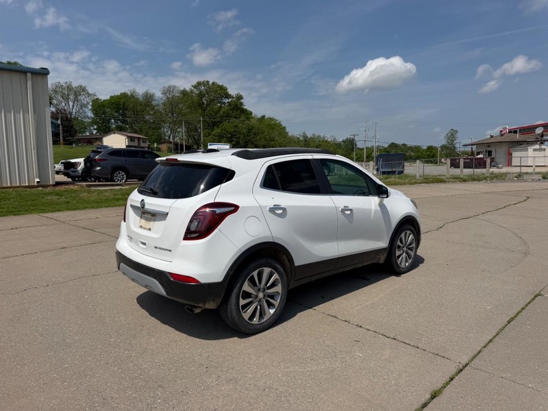 Buick Encore Vehicle Full-screen Gallery Image 3
