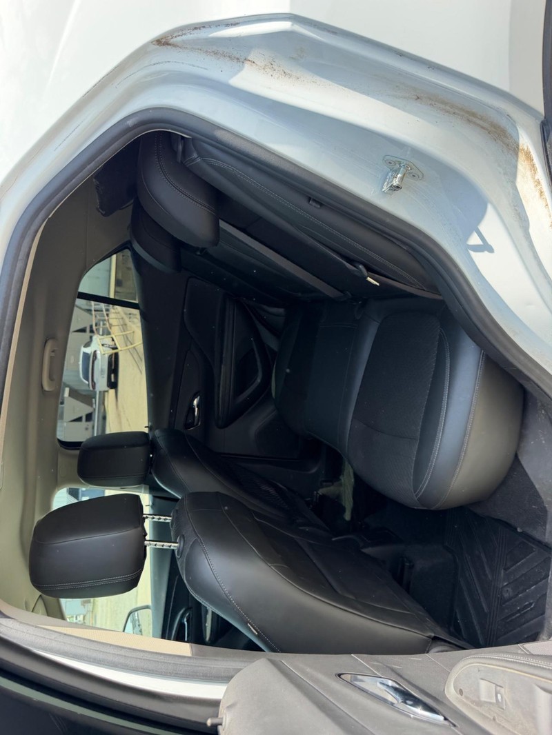 Buick Encore Vehicle Full-screen Gallery Image 7