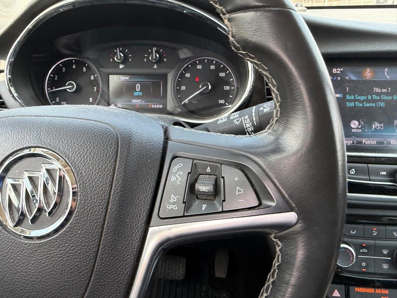 Buick Encore Vehicle Full-screen Gallery Image 11