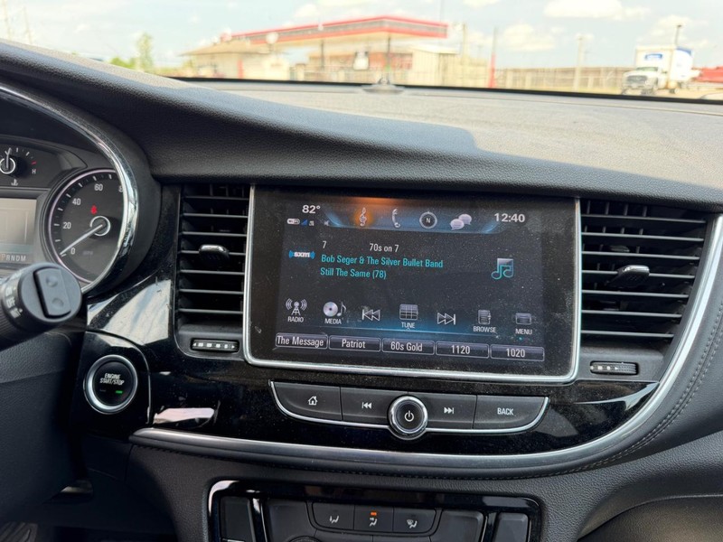 Buick Encore Vehicle Full-screen Gallery Image 12