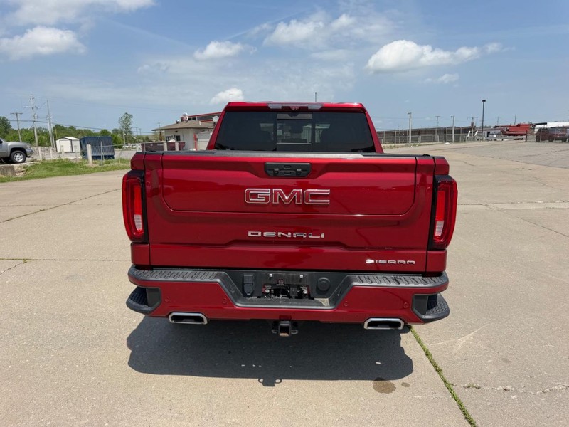 GMC Sierra 1500 Vehicle Full-screen Gallery Image 7