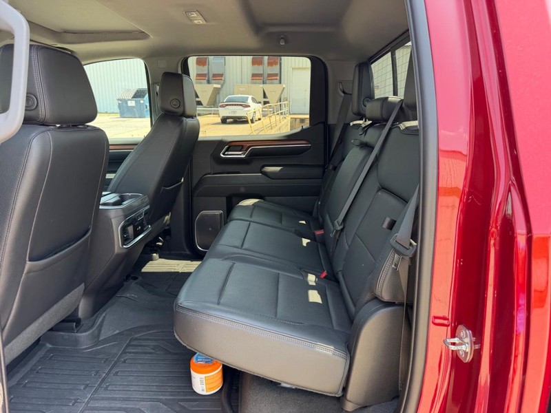 GMC Sierra 1500 Vehicle Full-screen Gallery Image 10