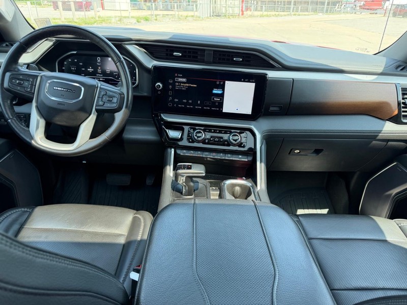 GMC Sierra 1500 Vehicle Full-screen Gallery Image 12