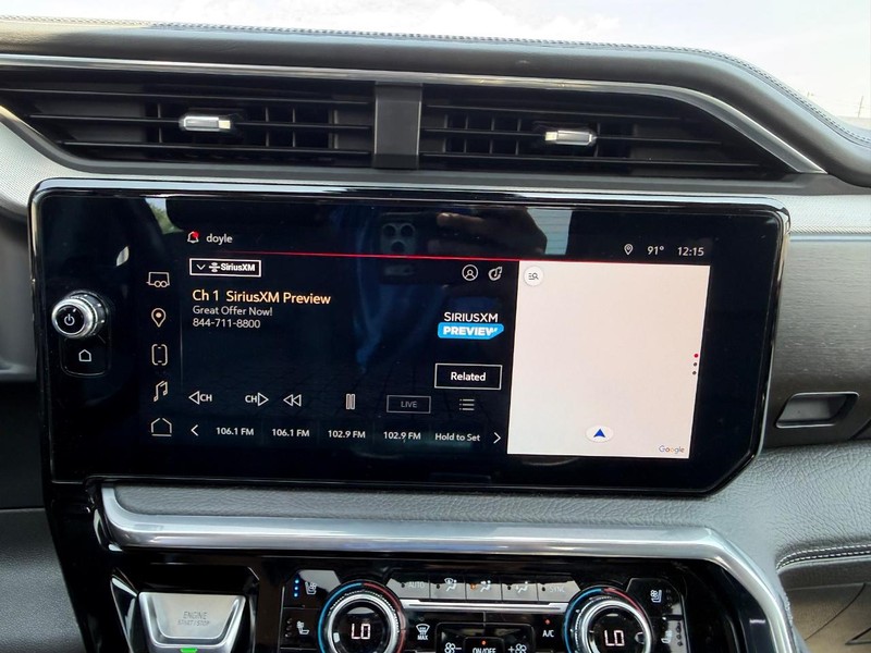 GMC Sierra 1500 Vehicle Full-screen Gallery Image 16