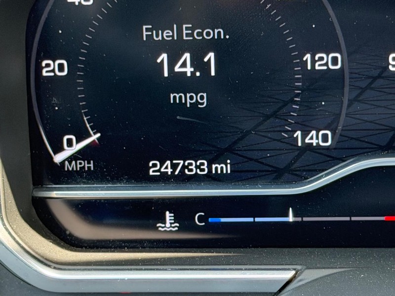 GMC Sierra 1500 Vehicle Full-screen Gallery Image 23