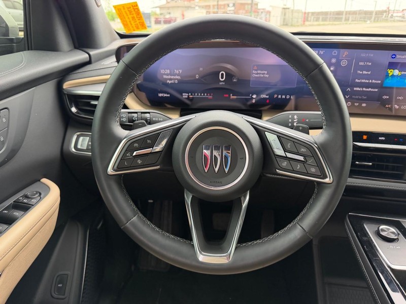 Buick Enclave Vehicle Full-screen Gallery Image 12