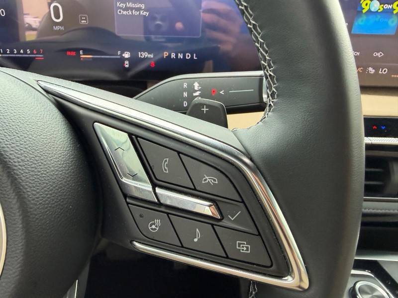 Buick Enclave Vehicle Full-screen Gallery Image 14