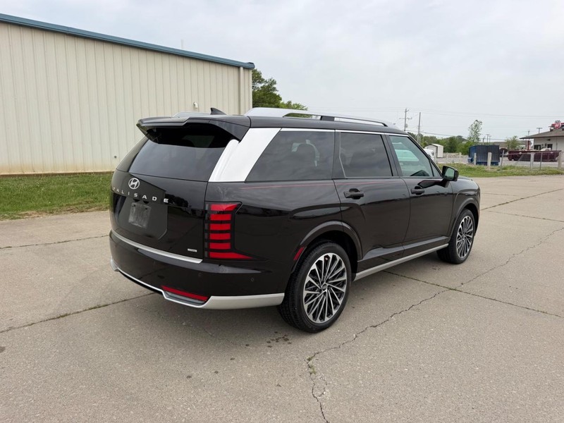 Hyundai Palisade Vehicle Full-screen Gallery Image 3