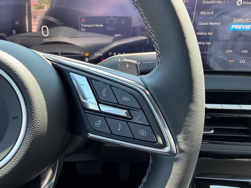 Buick Enclave Vehicle Full-screen Gallery Image 14