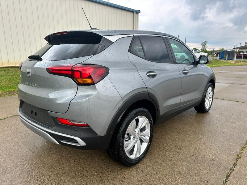 Buick Encore GX Vehicle Full-screen Gallery Image 3