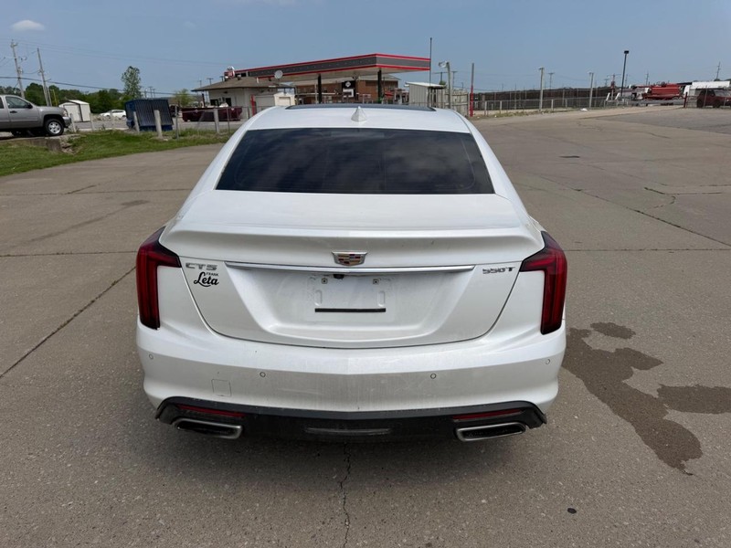 Cadillac CT5 Vehicle Full-screen Gallery Image 4