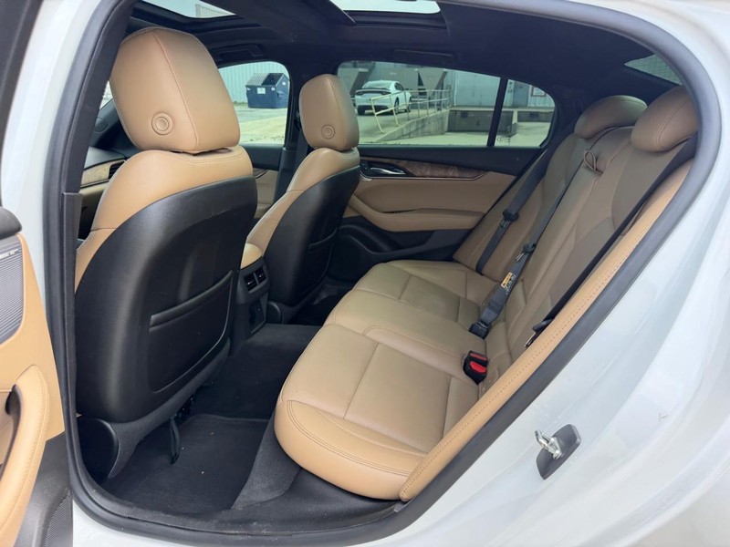 Cadillac CT5 Vehicle Full-screen Gallery Image 7