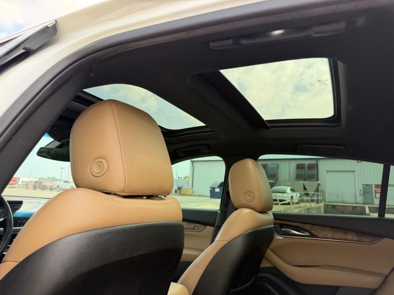 Cadillac CT5 Vehicle Full-screen Gallery Image 8