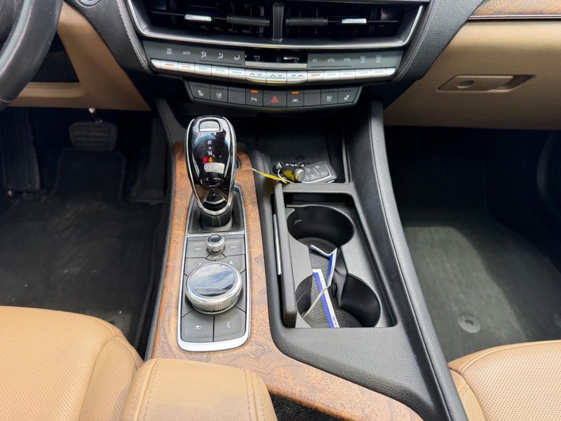 Cadillac CT5 Vehicle Full-screen Gallery Image 15