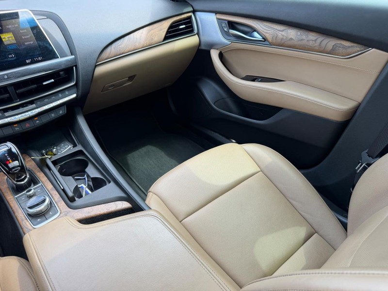 Cadillac CT5 Vehicle Full-screen Gallery Image 16