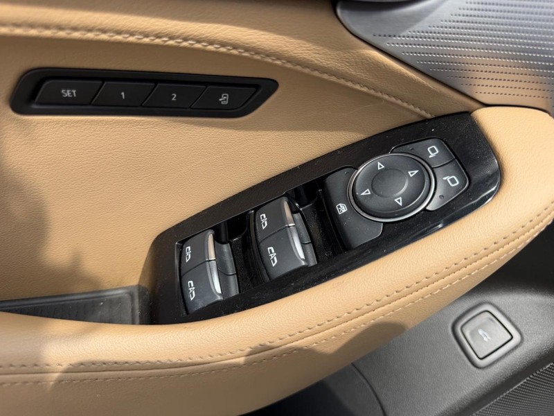 Cadillac CT5 Vehicle Full-screen Gallery Image 17