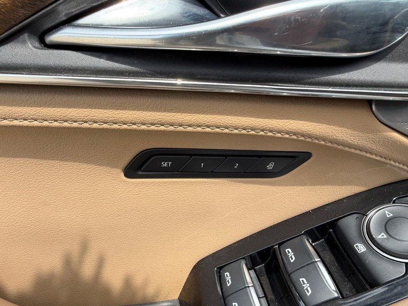 Cadillac CT5 Vehicle Full-screen Gallery Image 18